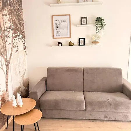 Novelli Homes アパート フォルミージネ